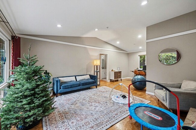 Photo - Charming 3-Bedroom Single-Family Home in Bellevue - $3,600!!