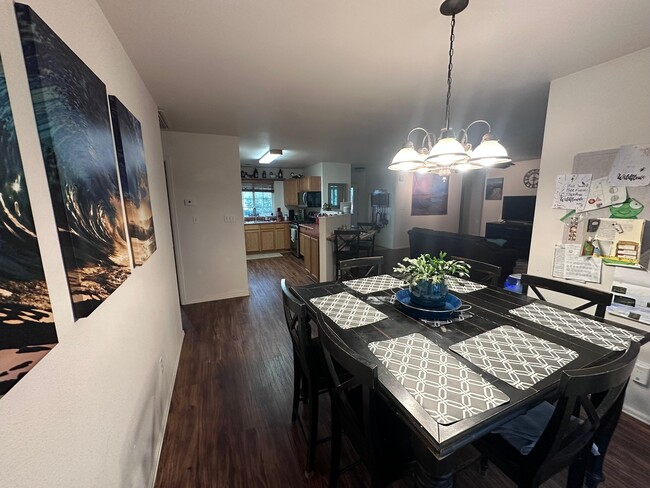 Photo - 362 Kaley St