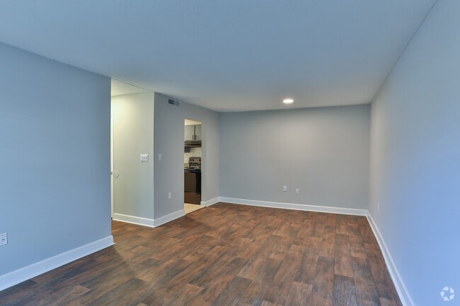 Studio Apartment - Magnolia Ridge Apartments