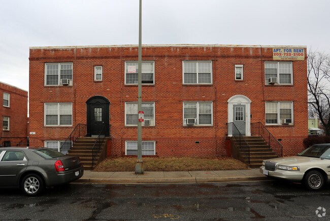 Photo - 3206-3208 E Capitol St NE