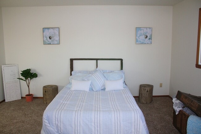 Photo - Circle E Apartments