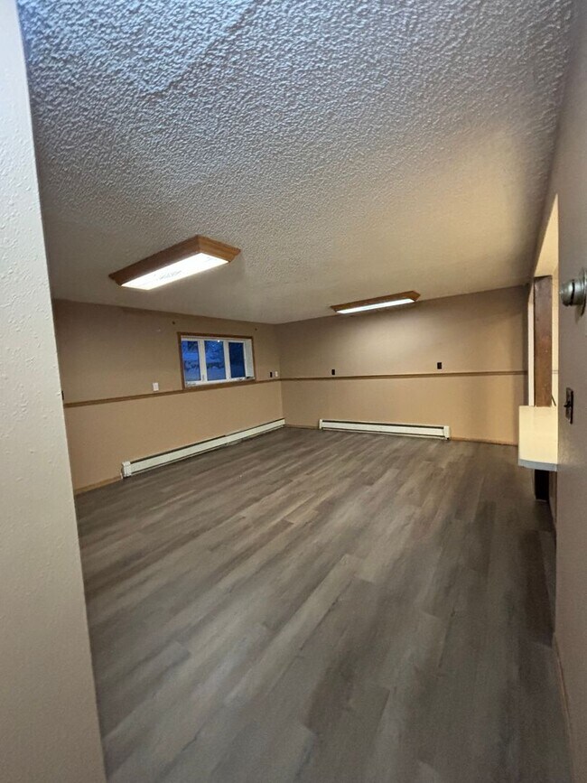 Photo - 825 Andrew St Unit #B