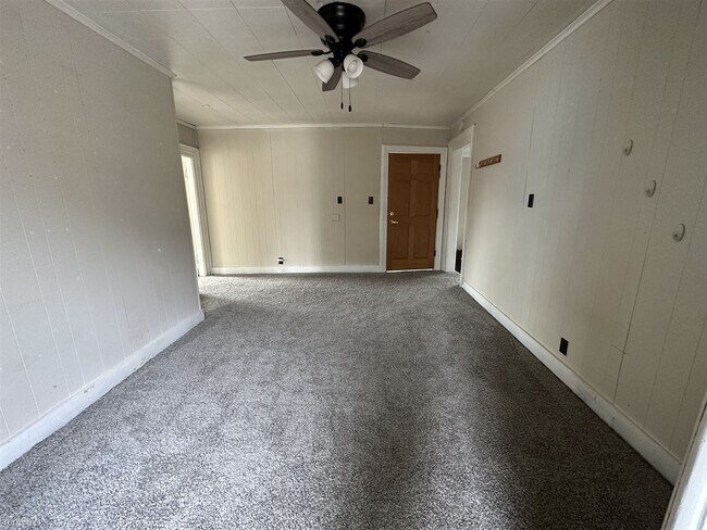 Photo - 2 br, 1 bath Triplex - 910 Burr St Apt. #2...