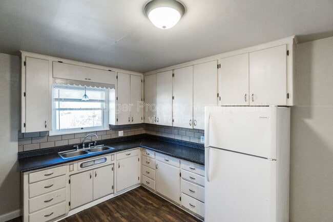 Photo - 11 E Rich Ave