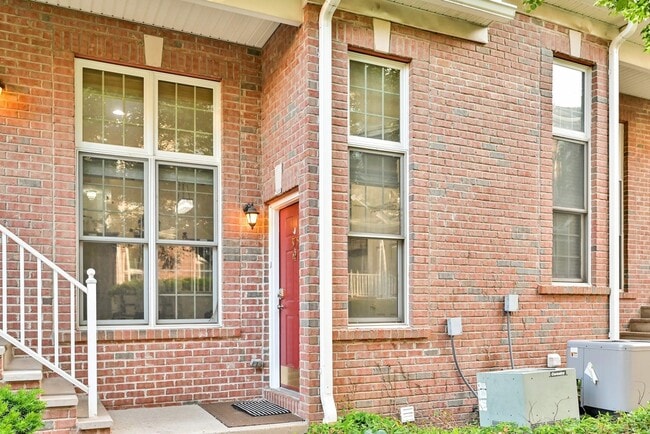 Photo - 375 Kingston Ct