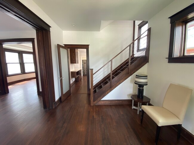 Photo - 2704 Charlotte St