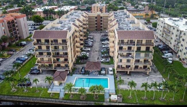 Building Photo - 5249 NW 7th St Unit 104