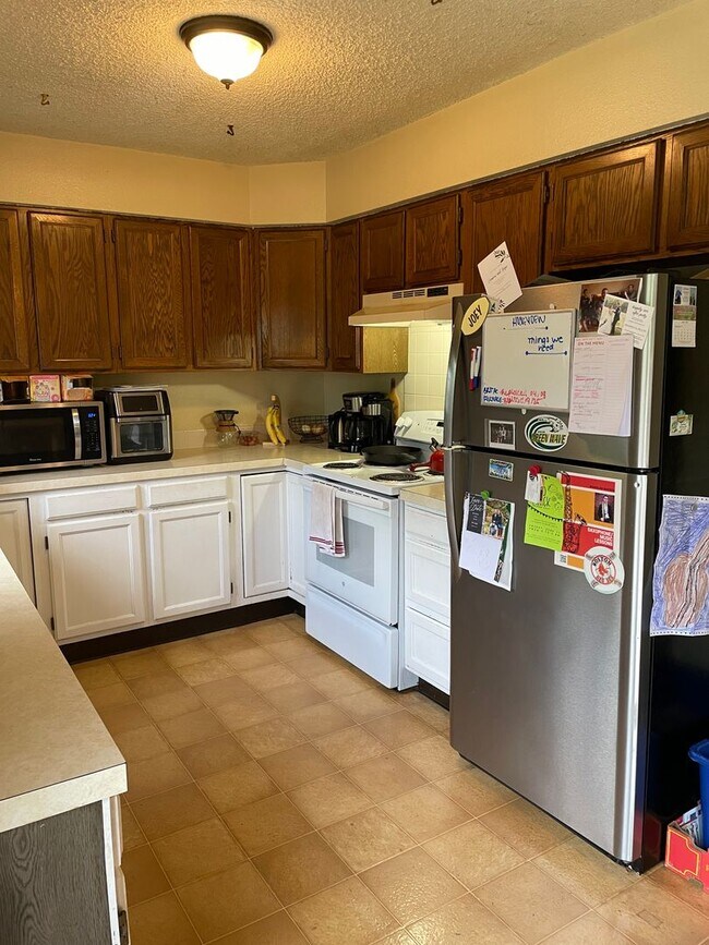 Photo - Recently Updated 4 Bed 2 Bath House in For...