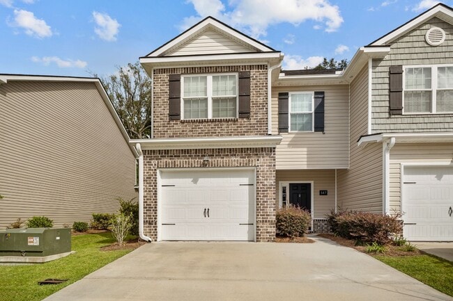 Building Photo - 147 Ainsdale Dr