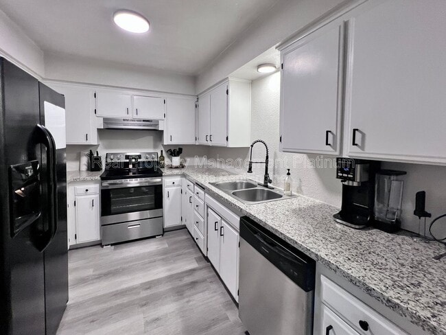 Building Photo - 4244 N Brix Ave