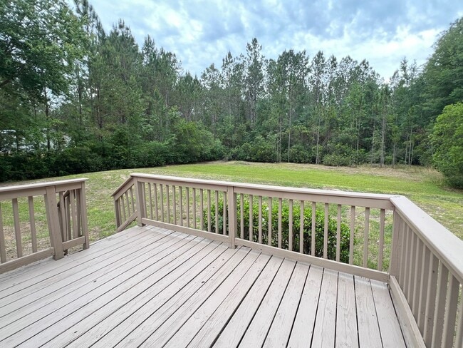 Photo - AVAILABLE NOW | SMALL PETS PERMITTED | LAR...