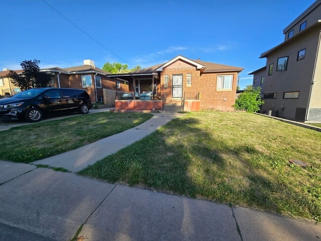 Photo - 1679 Xavier St