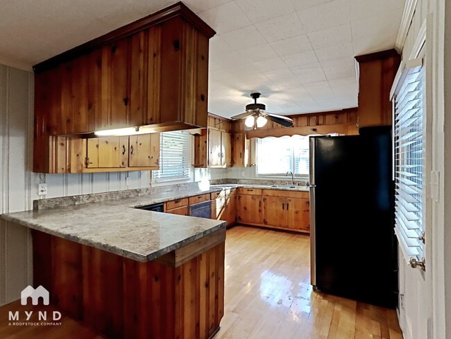 Photo - 886 Sugar Valley Rd SW