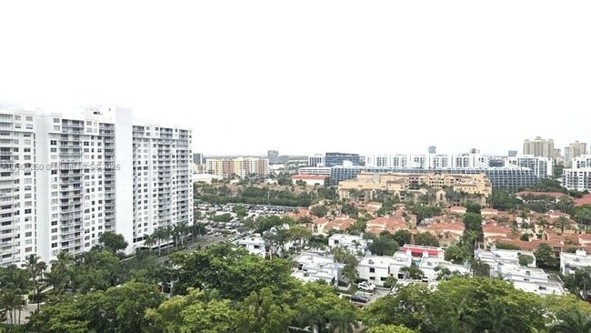 Photo - 18181 NE 31st Ct Unidad 1801