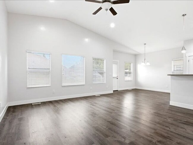Photo - S Jordan-Beautiful 5 bed 3 bath family home