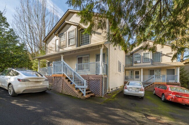 2 Bedroom Milwaukie Duplex for Rent - 2 Bedroom Milwaukie Duplex for Rent House