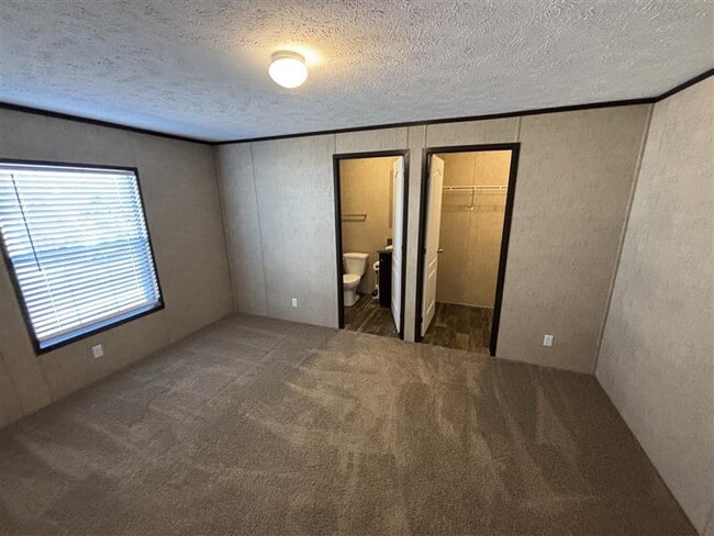 Photo - 37 Lou Henry Ln