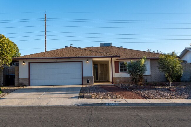 Pool property single story 3 bedroom home. - Pool property single story 3 bedroom home.