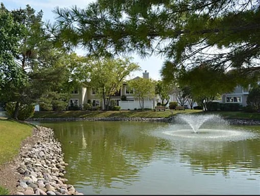 Photo - 644 Le Parc Cir Townhome