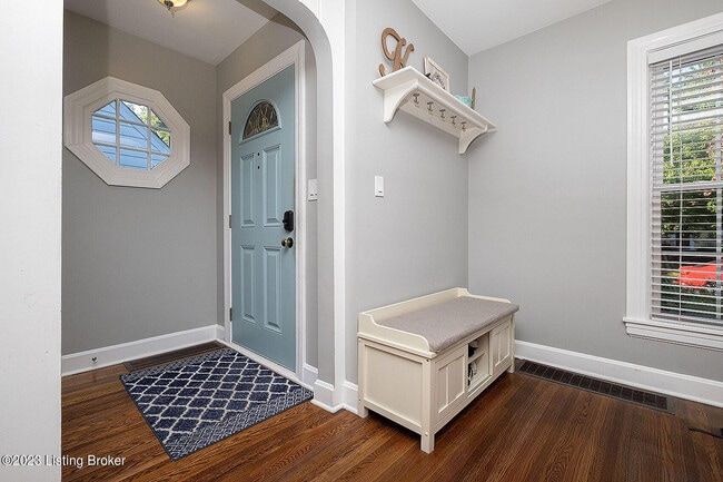 Photo - 211 S Sherrin Ave