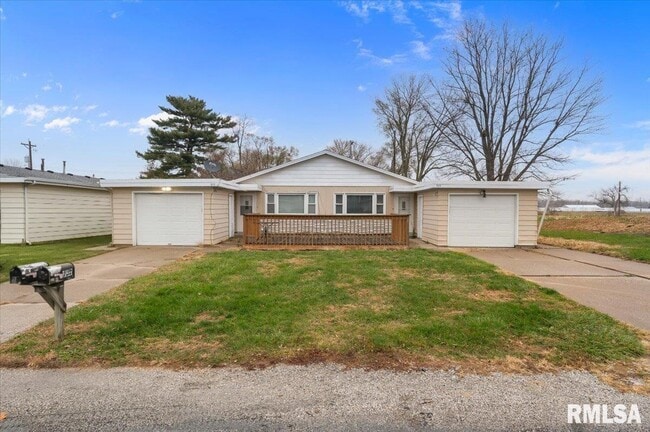 Building Photo - 925 2nd Ave E