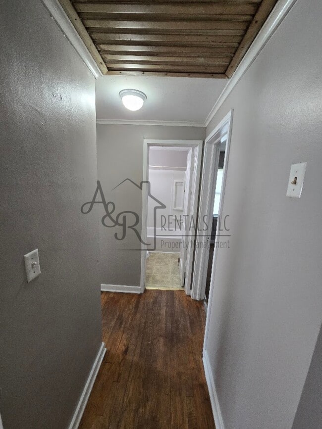 Photo - 405 Fieldcrest Dr