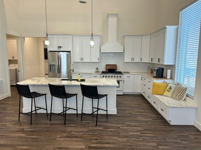 Photo - 165 Morrow Ave