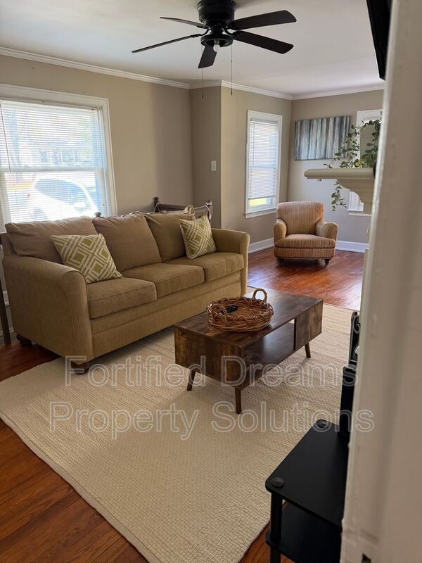 Photo - 2203 Maywood St