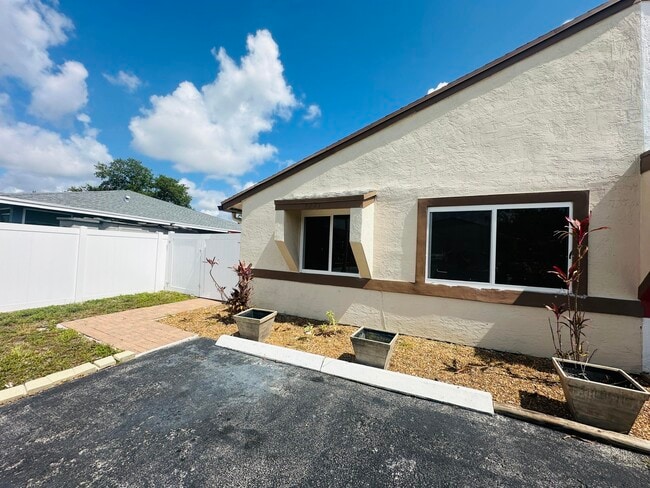 Photo - 7221 SW 14th St Townhome