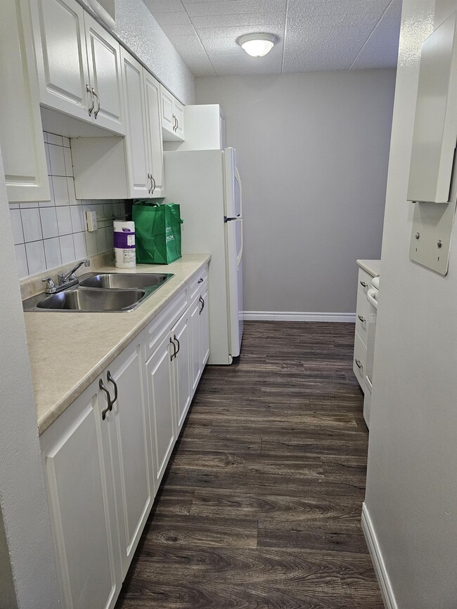 Building Photo - 171 Willow Ave Unit B3