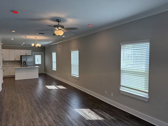 Photo - 202 Date Palm Lane