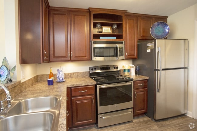 2BR,2BR,-1216SF CHESAPEAKE -
