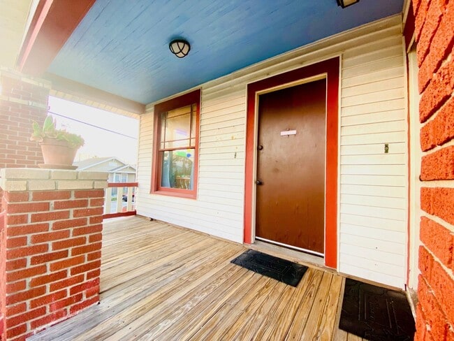 Photo - 2528 Ave Q 1/2