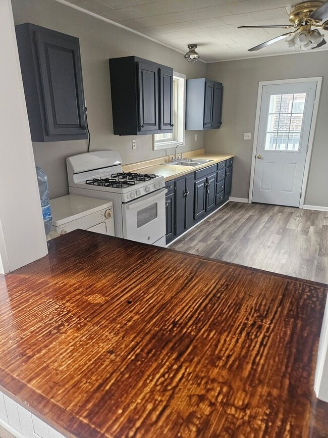 Photo - 21 Union St Unit 2