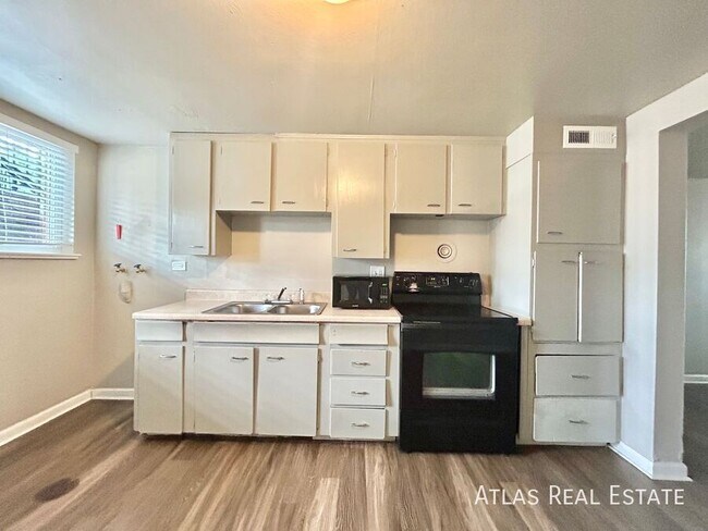 Photo - 5370 W 3rd Pl Unit 2