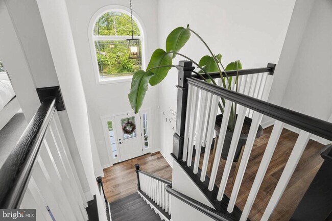 Photo - 722 Whitneys Landing Dr