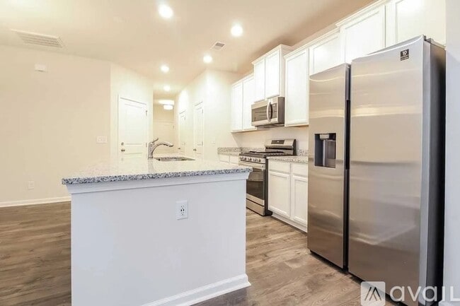 Photo - 105 Cedar Oak Ln