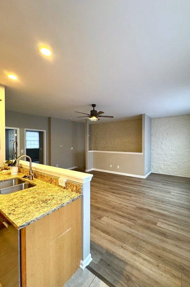 Photo - 235 N Sacramento St Unidad C