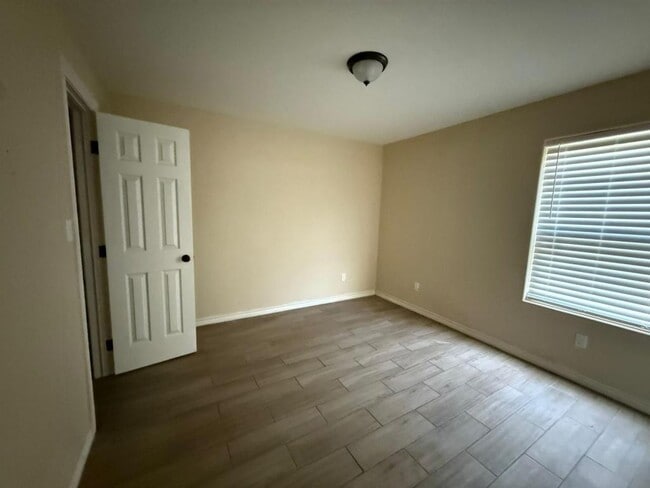 Photo - 303 E Eisenhower Ave