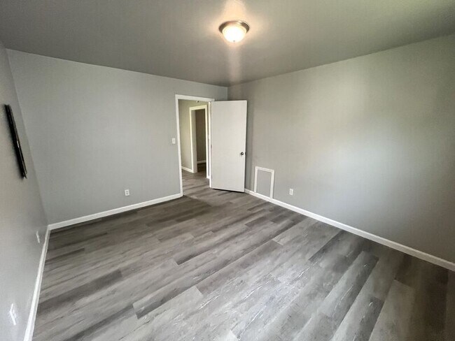 Photo - 1812 E 13th St Unidad B