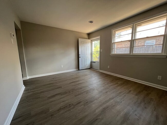 Photo - Chester,E.1045 Unidad #A