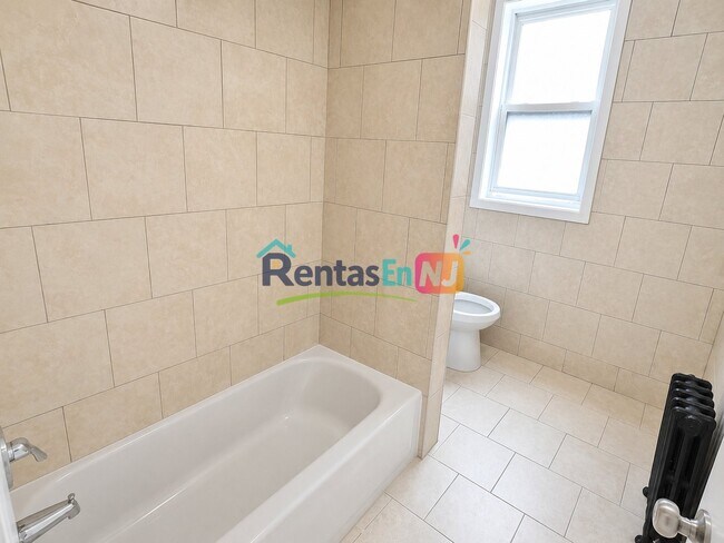 Photo - 76 N 9th St Unidad 14