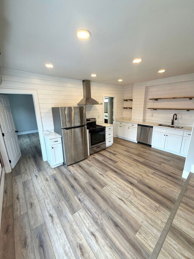 Photo - 430 W Lemon St