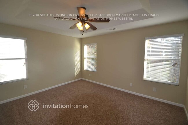 Photo - 415 Sureyya Dr