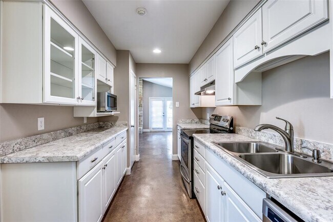 Photo - 10535 Sandpiper Ln