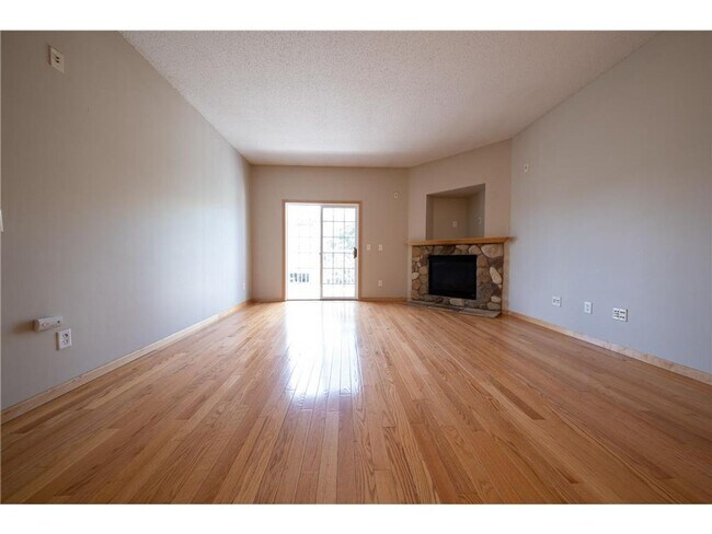 Photo - Spacious *3Bed*2Bath townhome Cottage Grove Available Sept 1.