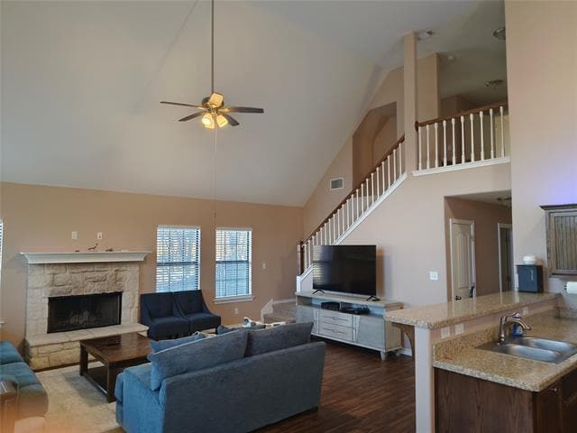 Photo - 100 E Bluebonnet Dr