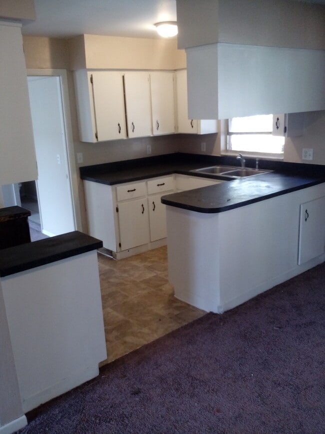 Photo - 3 Bed 2 Bath Home | Pet Friendly | Washer Dryer Hook Ups | Section 8 Welcome - New floors coming ...