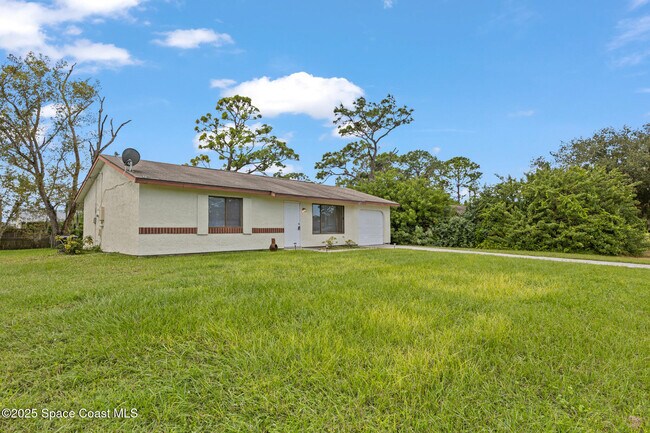 Photo - 1426 Leeward Ave SE