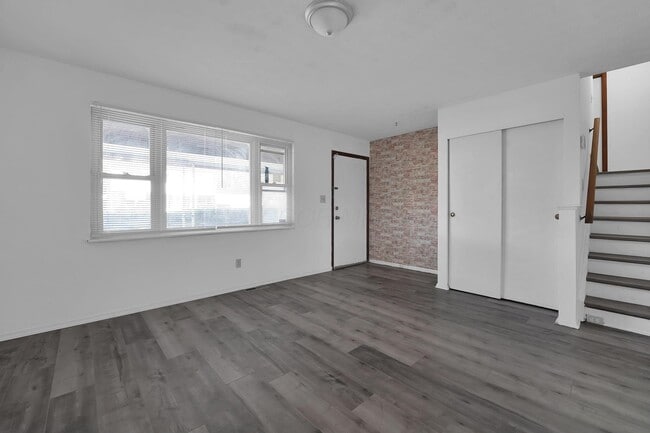 Photo - 3384 Norwalk Rd